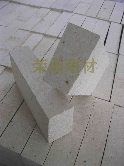 郑州荣鼎耐火材料 专业铸造工业基石，可靠品质值得信赖